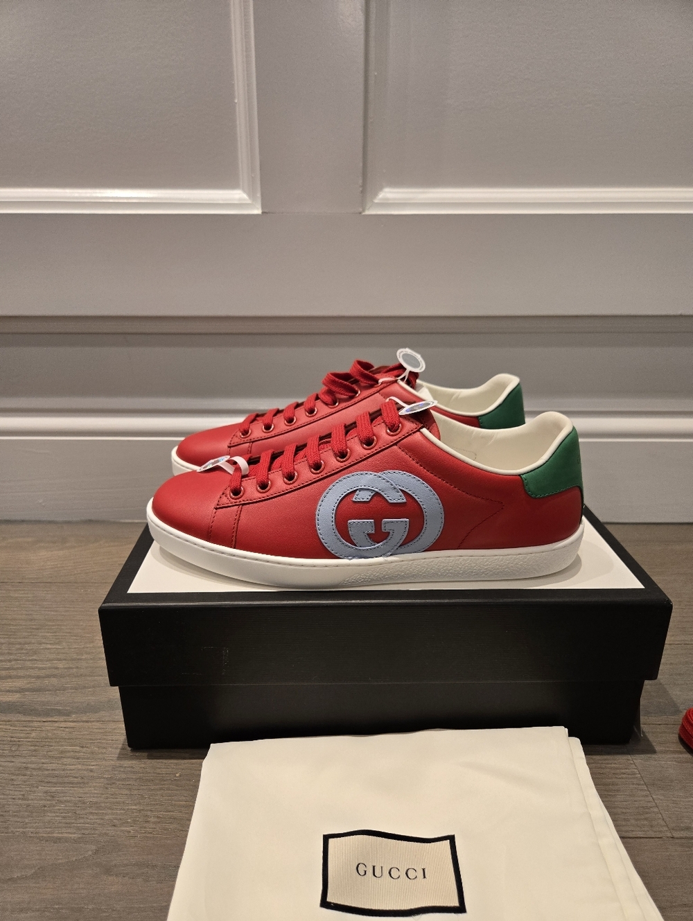 $910 Gucci Women’s Ace Interlocking Logo Red Leather Sneakers EU 38 US 8 BNIB - Picture 4 of 9